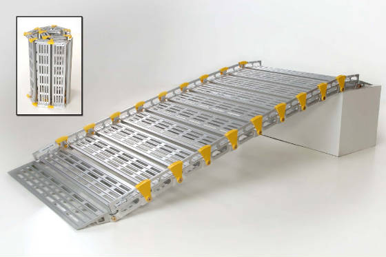 (Bild für) Rollrampe Roll-A-Ramp (L 427 cm x B 91,5 cm) für bis zu 63 cm Bühnenhöhe für elektrische Rollstühle - zum Schließen ins Bild klicken